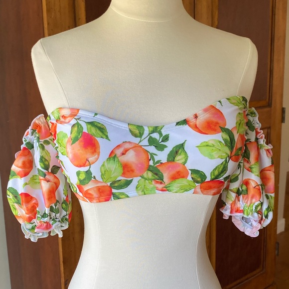 BCBG PARIS Medium Peach Poof Sleeve
Bikini Top NWT - Picture 6 of 10